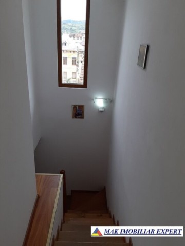 vila-de-vanzare-in-centru-campulung-muscel-arges-5-camere-teren-235-mp-21