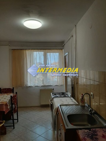 apartament-3-camere-de-inchiriat-centru-mobilat-si-utilat-3