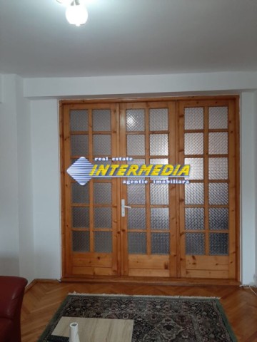 apartament-3-camere-de-inchiriat-centru-mobilat-si-utilat-18