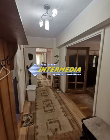 apartament-3-camere-decomandat-etaj-1-in-centru-pozitie-deosebita-3