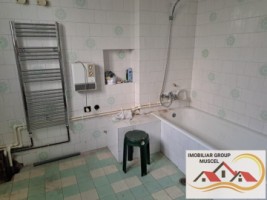 vanzare-vila-interbelica-deosebita-cu-caracter-istoric-in-campulung-muscel-construita-in-1938-de-arhitectul-prager-cu-teren-1450mp-pret-250000-euro-negociabil-9