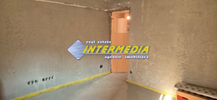 apartament-2-camere-decomandat-centrala-renovat-incalzire-pardoseala-pod-mansardabil-loc-parcare-zona-turistica-4