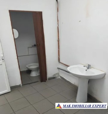 mai-2027-spatiu-comercial-50-mp-de-inchiriat-in-centru-campulung-muscel-arges-1
