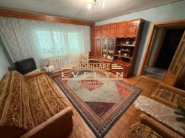 de-vanzare-apartament-3-camere-etaj-1-zona-pacea