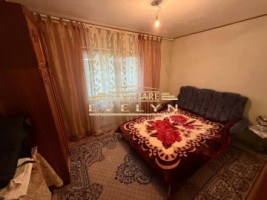 de-vanzare-apartament-3-camere-etaj-1-zona-pacea-1