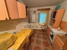 de-vanzare-apartament-3-camere-etaj-1-zona-pacea-3