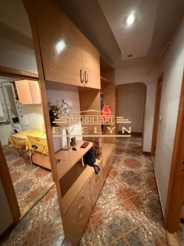 de-vanzare-apartament-3-camere-etaj-1-zona-pacea-4