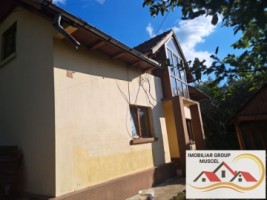 vanzare-casa-in-campulung-intr-o-zona-linistita-cu-vedere-panoramica-a-orasului-cu-teren-intravilan-de-2500-mp-la-pretul-de-65000-negociabil-de-euro