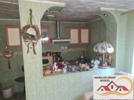 vanzare-casa-in-campulung-intr-o-zona-linistita-cu-vedere-panoramica-a-orasului-cu-teren-intravilan-de-2500-mp-la-pretul-de-65000-negociabil-de-euro-9