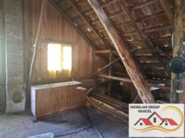 vanzare-casa-in-campulung-intr-o-zona-linistita-cu-vedere-panoramica-a-orasului-cu-teren-intravilan-de-2500-mp-la-pretul-de-65000-negociabil-de-euro-22