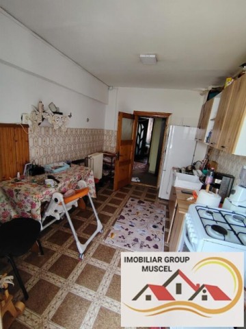 vanzare-apartament-3-camere-la-et-1-cu-suprafata-de-74-mpspre-rasarit-in-zona-maal-campulung-la-pretul-de-59000-euro-negociabil-16