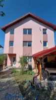 vand-vila-compusa-din-3-apartamente-6