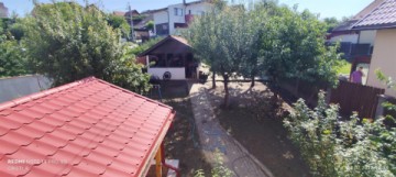 vand-vila-compusa-din-3-apartamente-3