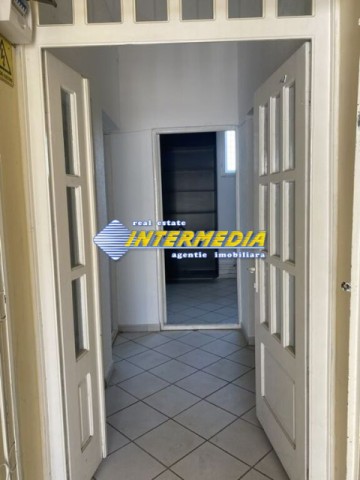 spatiu-comercial-de-inchiriat-cu-hala-de-180-mp-in-alba-iulia-cu-curte-250-m-1