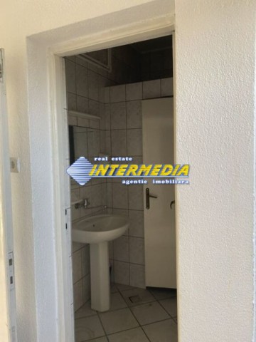spatiu-comercial-de-inchiriat-cu-hala-de-180-mp-in-alba-iulia-cu-curte-250-m-4