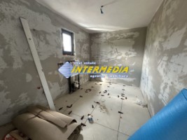 casa-noua-p1-cu-550-mp-teren-3-bai-4-dormitoare-garaj-finisata-interior-si-mobila-bucatarie-in-ighiu-14