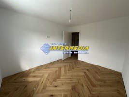 casa-noua-p1-cu-550-mp-teren-3-bai-4-dormitoare-garaj-finisata-interior-si-mobila-bucatarie-in-ighiu-16