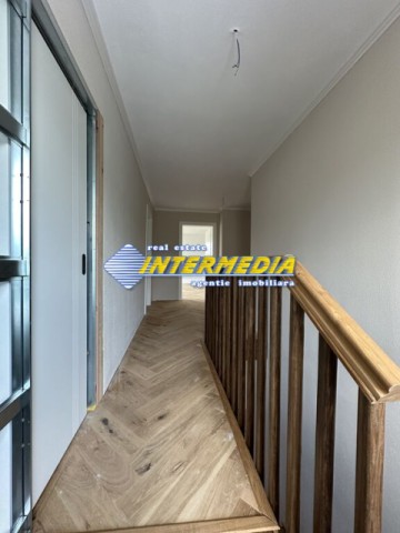 casa-noua-p1-cu-550-mp-teren-3-bai-4-dormitoare-garaj-finisata-interior-si-mobila-bucatarie-in-ighiu-27