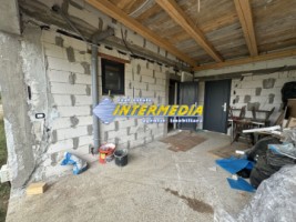 casa-noua-p1-cu-550-mp-teren-3-bai-4-dormitoare-garaj-finisata-interior-si-mobila-bucatarie-in-ighiu-26