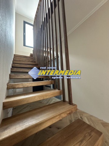 casa-noua-p1-cu-550-mp-teren-3-bai-4-dormitoare-garaj-finisata-interior-si-mobila-bucatarie-in-ighiu-29