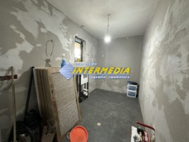 casa-noua-p1-cu-550-mp-teren-3-bai-4-dormitoare-garaj-finisata-interior-si-mobila-bucatarie-in-ighiu-34
