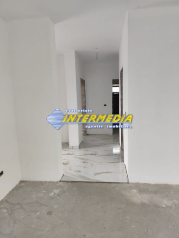 casa-noua-pe-un-nivel-cu-4-camere-cu-terasa-si-toate-utilitatile-10