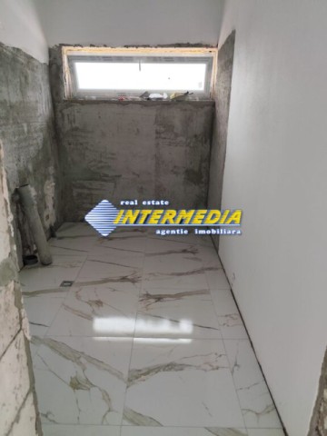 casa-noua-pe-un-nivel-cu-4-camere-cu-terasa-si-toate-utilitatile-13