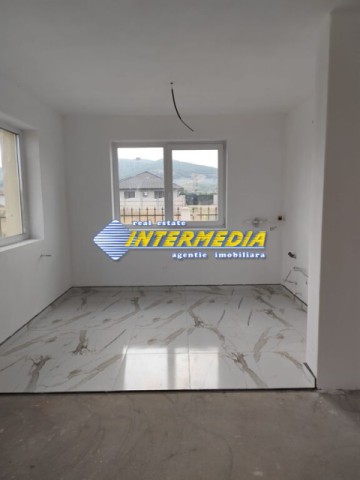 casa-noua-pe-un-nivel-cu-4-camere-cu-terasa-si-toate-utilitatile-16