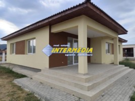 casa-noua-pe-un-nivel-cu-4-camere-cu-terasa-si-toate-utilitatile-17