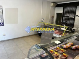 spatiu-comercial-50-mp-in-cetate-cu-vad-foarte-bun-finisat