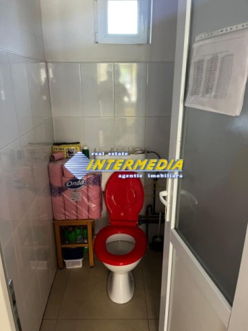 spatiu-comercial-50-mp-in-cetate-cu-vad-foarte-bun-finisat-2