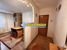 vanzare-apartament-2-camere-cetate-piata-cu-bucatarie-mare-si-balcon-finisat-mobilat-complet-alba-1