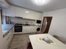 apartament-3-camere-zona-piata-mare-etaj-2-7