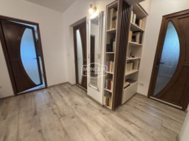 apartament-3-camere-zona-piata-mare-etaj-2-9