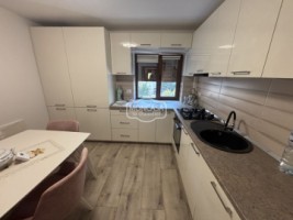 apartament-3-camere-zona-piata-mare-etaj-2-4