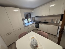 apartament-3-camere-zona-piata-mare-etaj-2