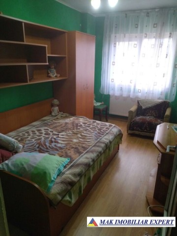 vand-apartament-cu-3-camere-confort-1-et-4-grui-campulung-muscel-arges