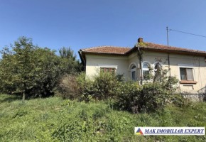 vand-gospodarie-2-case-cu-teren-1254-mp-in-aninoasa-arges