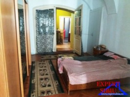 inchiriez-apartament-3-camera-la-casa-zona-ultracentrala-5