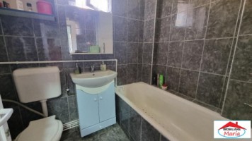 casa-solida-situata-semicentral-cu-acces-auto-159000-euro-10