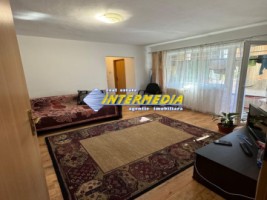 vanzare-apartament-3-camere-cu-balcon-centrala-si-termopane-cetate-zona-bulevard