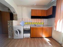 okazie-vanzare-garsoniera-mare-cu-1-camera-etaj-2-cetate-bulevard-finisat-si-mobilat-complet-1