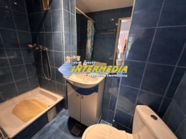 okazie-vanzare-garsoniera-mare-cu-1-camera-etaj-2-cetate-bulevard-finisat-si-mobilat-complet-5