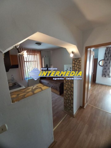 okazie-vanzare-garsoniera-mare-cu-1-camera-etaj-2-cetate-bulevard-finisat-si-mobilat-complet-6