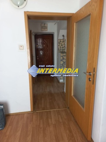 okazie-vanzare-garsoniera-mare-cu-1-camera-etaj-2-cetate-bulevard-finisat-si-mobilat-complet-12