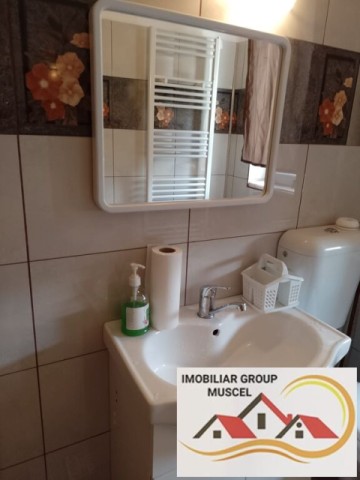 vanzare-apartament-cu-2camere-confort-1-decomandat-la-etaj-2-in-centrul-campulung-pret-65000-euro-negociabil-apartament-este-termoizolatii-11