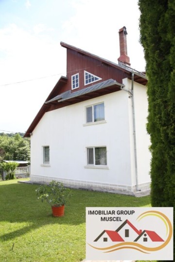 vanzare-vila-deosebita-asezata-intr-o-zona-linistita-cu-o-suprafata-de-teren-1192-mp-la-pretul-de-370000-euro-negociabil-5