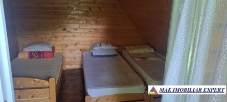 vand-cabana-lemn-4-camere-teren-1000-mp-bradulet-arges-5
