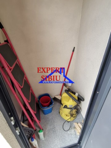 vand-apartament-2-camere-decomandatrenovatzona-selimbar-9