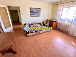 apartament-2-camere-54-mp-de-vanzare-in-cetate-etaj-3-1
